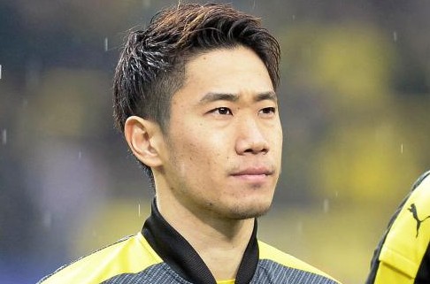 夜里，情郎就会从窗户里爬进来……这大夜里的，你咋跑我窗下来了呀？她低笑着问。
